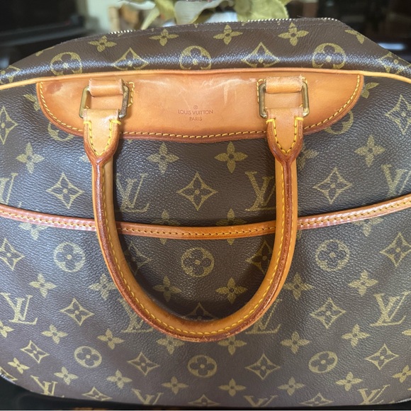 Louis Vuitton Deauville Monogram Handbag - Picture 1 of 13
